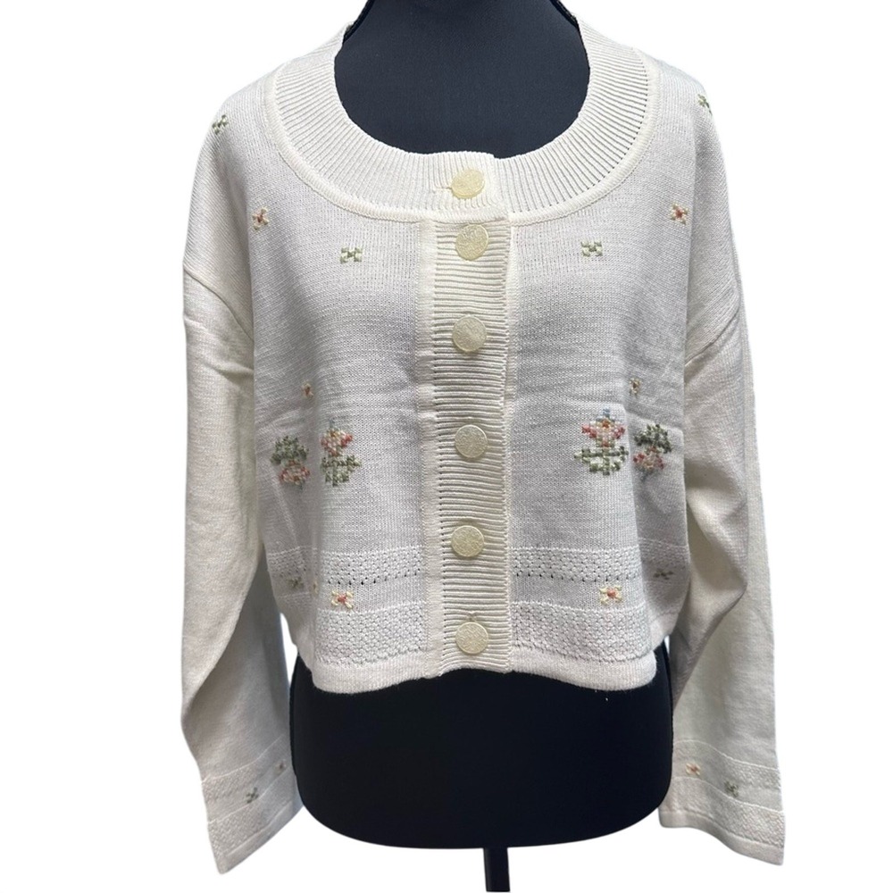 Vintage Inspired Women's Sweater Button Cardigan Crop Cottage Floral Detail‎ Sz